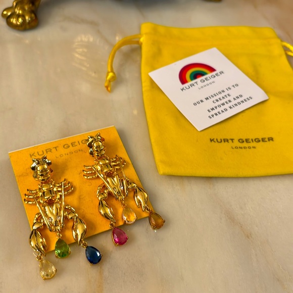 Kurt Geiger lobster Gold tone dangle statement earrings. - Picture 3 of 8